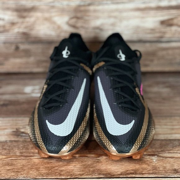 Athletic_Shoes